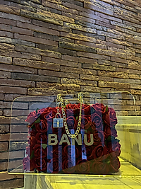 Çantalı çiçek buketi