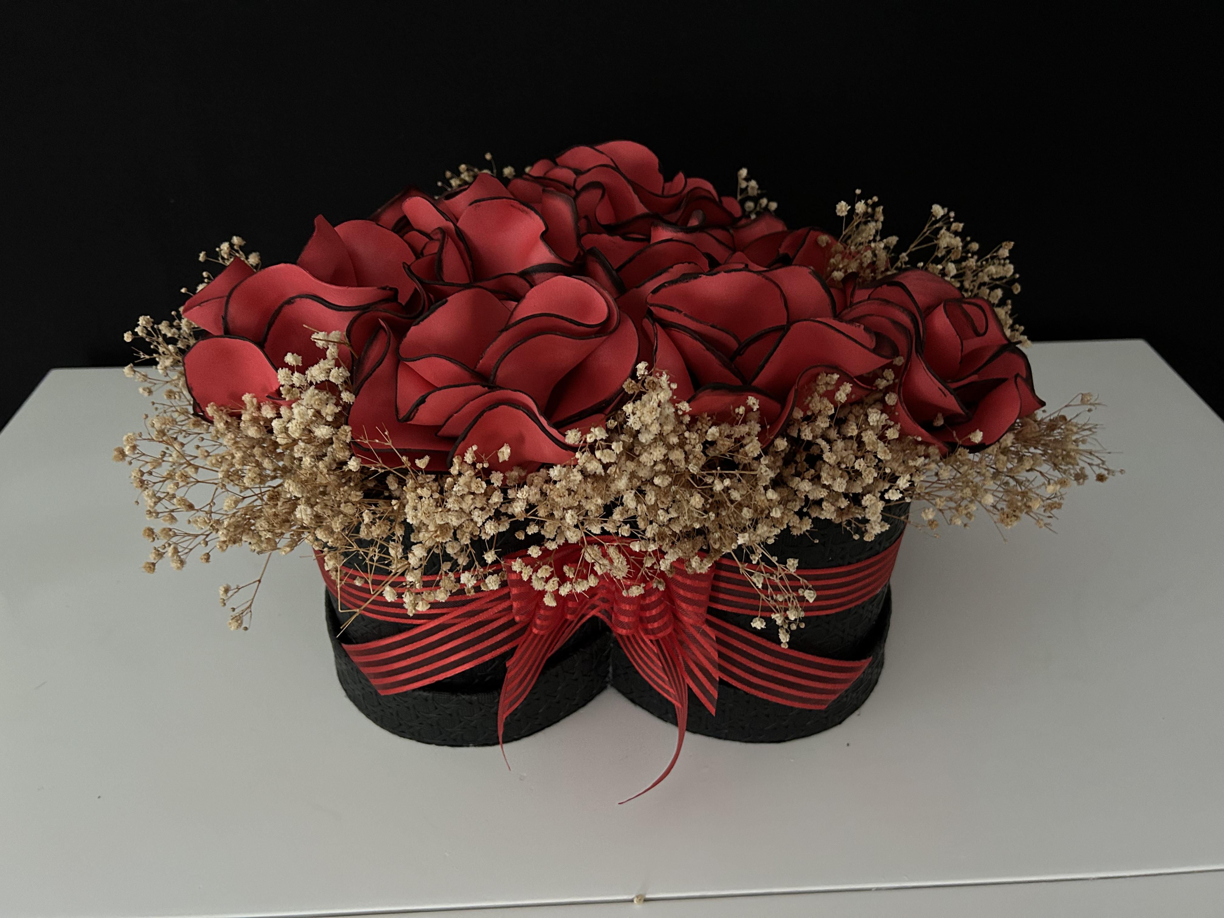 Kırmızı Kutu Tasarım Anneler Günü Özel Çiçek